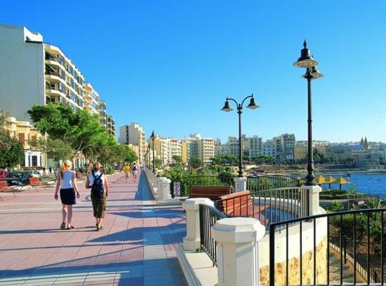 Marvellous Apartment With Valletta And Harbour Views Sliema Extérieur photo